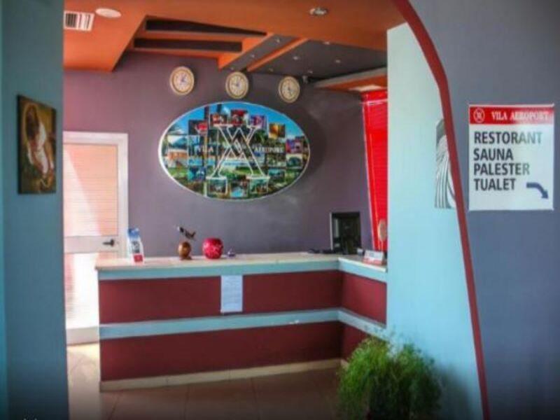 Hotel Vila Aeroport Rinas Exterior photo