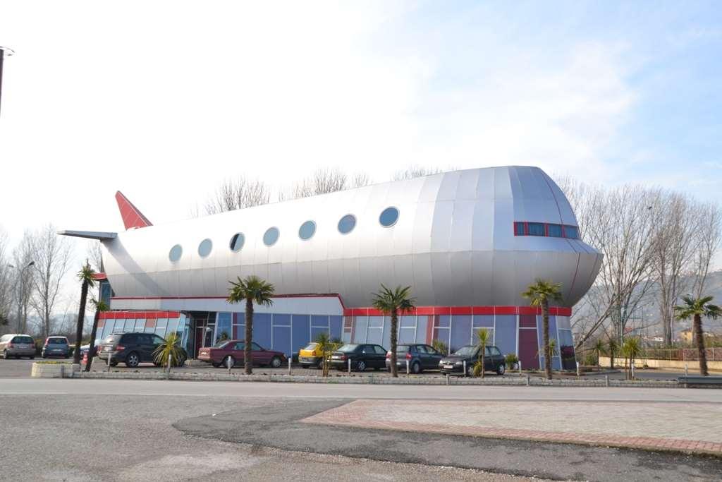 Hotel Vila Aeroport Rinas Exterior photo